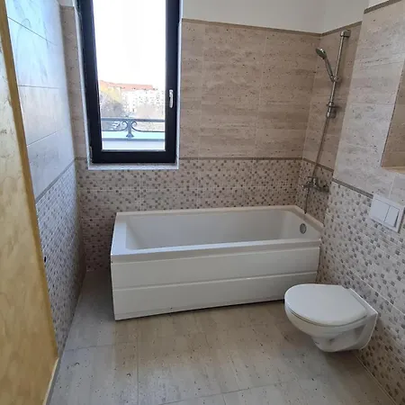 Jafar 10 - Modern 1Br With Balcony & Workspace Apartmán *