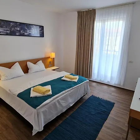 Apartmán Jafar 10 - Modern 1Br With Balcony & Workspace