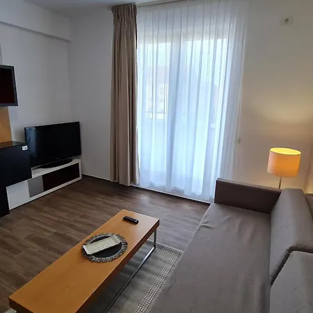 Jafar 10 - Modern 1Br With Balcony & Workspace Temešvár