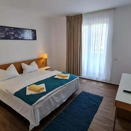 Jafar 10 - Modern 1br With Balcony & Workspace Appartamento