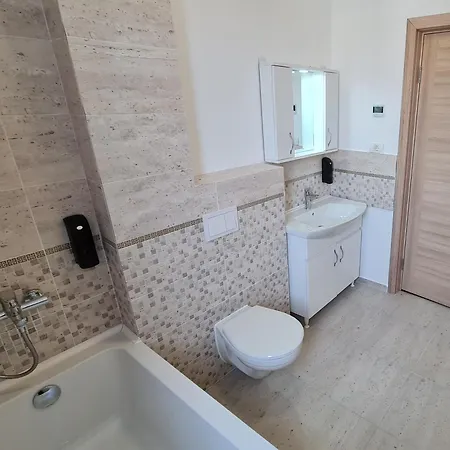 Jafar 10 - Modern 1Br With Balcony & Workspace * Temešvár