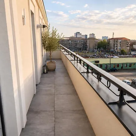 Appartamento Jafar 10 - Modern 1br With Balcony & Workspace
